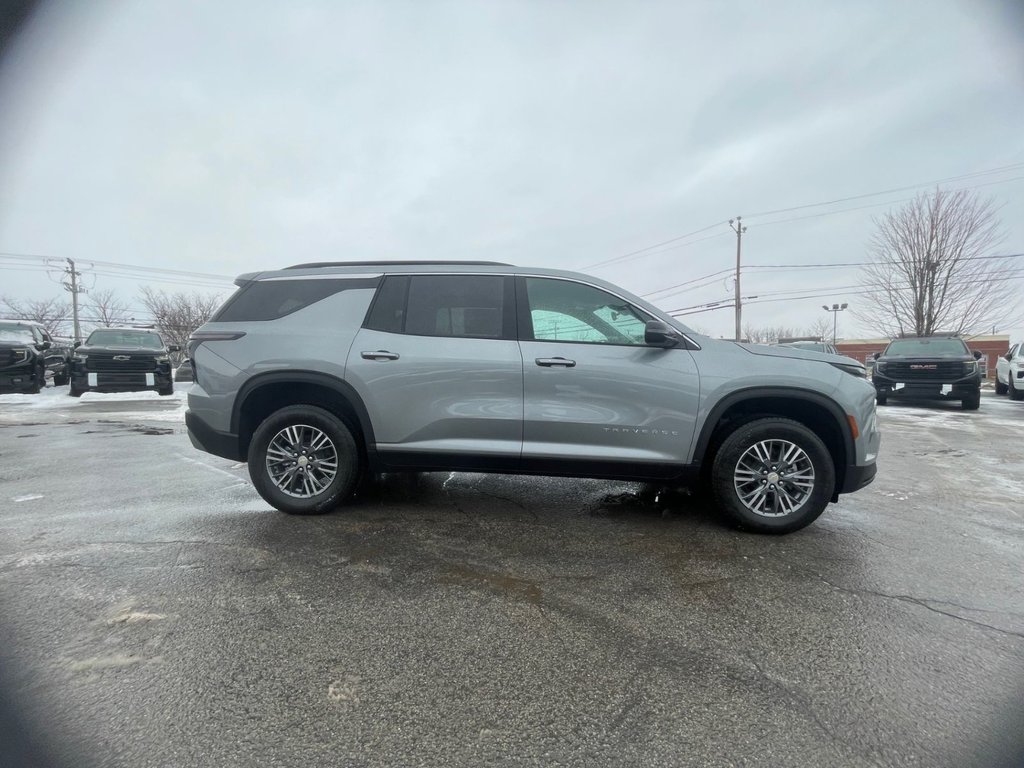 Chevrolet Traverse  2026 à Saint-Eustache, Québec - 2 - w1024h768px
