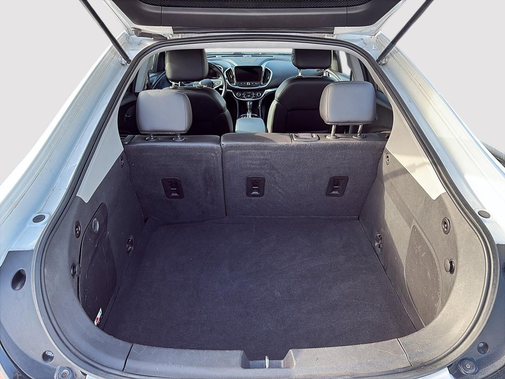 2017 Chevrolet Volt in Saint-Eustache, Quebec - 6 - w1024h768px