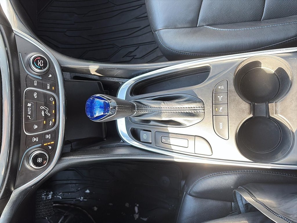 2017 Chevrolet Volt in Saint-Eustache, Quebec - 14 - w1024h768px