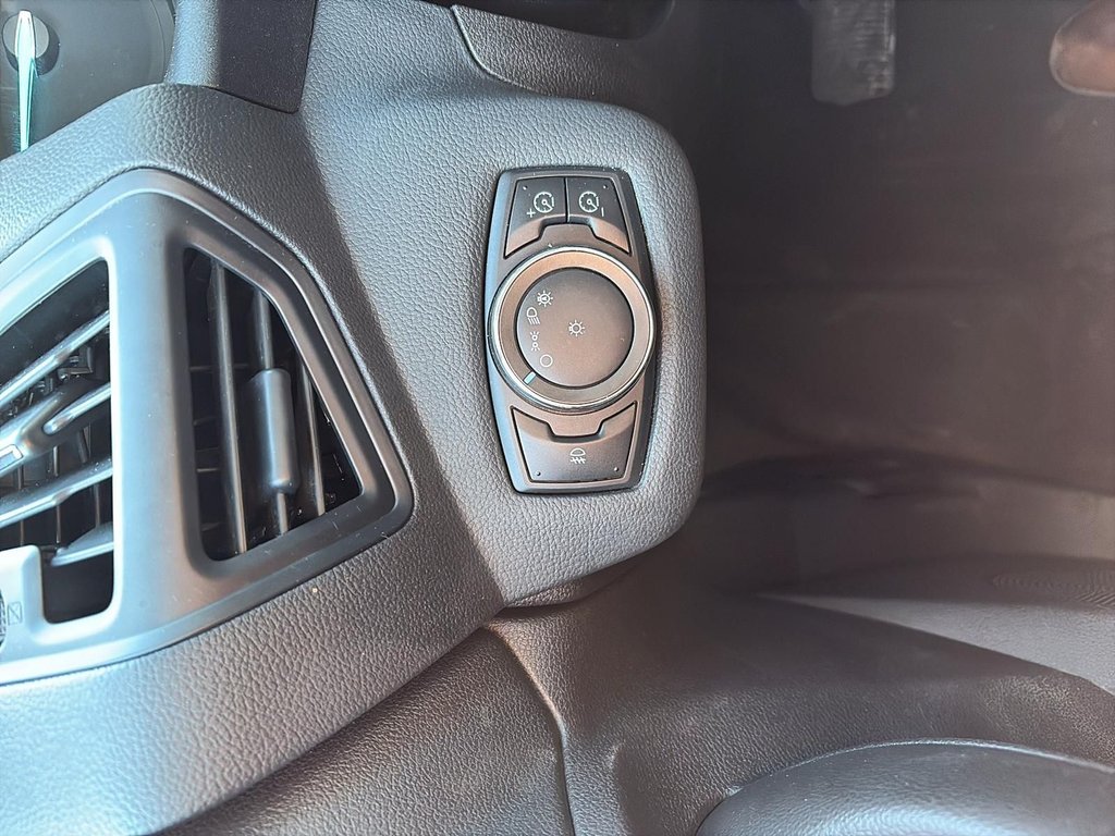 Ford Escape  2013 à Saint-Eustache, Québec - 12 - w1024h768px