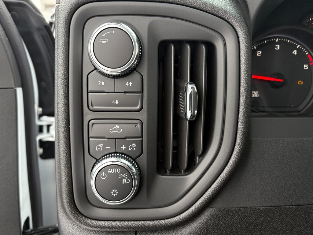 GMC Sierra 2500 HD  2026 à Saint-Eustache, Québec - 9 - w1024h768px