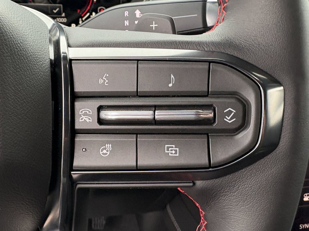 2026 GMC Yukon XL in Saint-Eustache, Quebec - 9 - w1024h768px