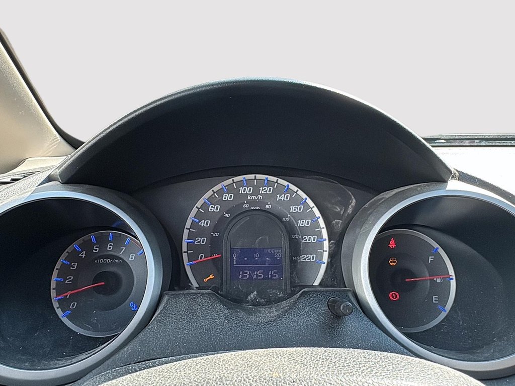 2014 Honda Fit in Saint-Eustache, Quebec - 7 - w1024h768px
