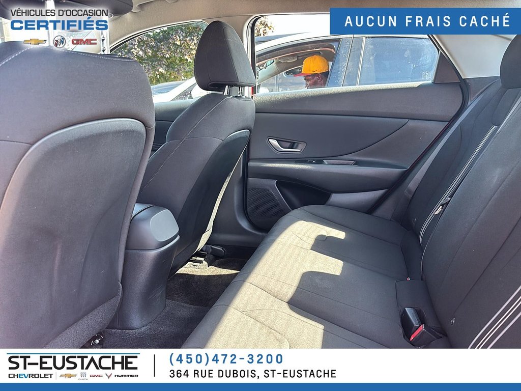 Hyundai Elantra  2023 à Saint-Eustache, Québec - 16 - w1024h768px