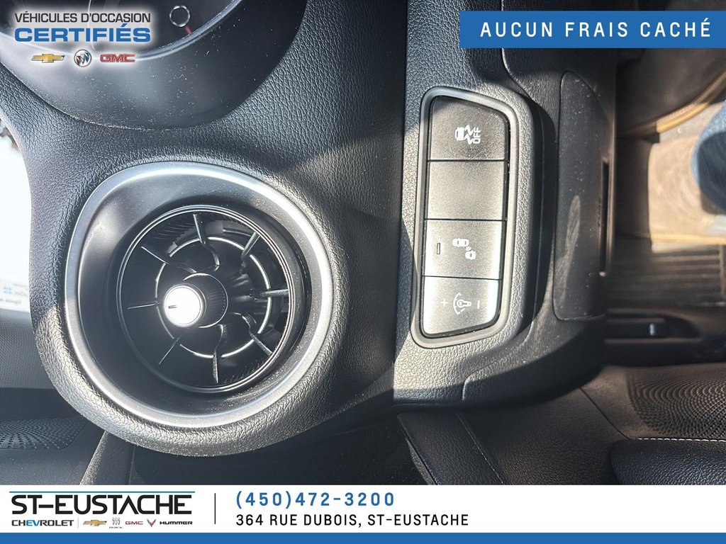 Kia Forte  2022 à Saint-Eustache, Québec - 8 - w1024h768px