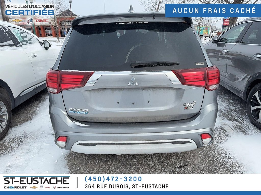 2020 Mitsubishi OUTLANDER PHEV in Saint-Eustache, Quebec - 4 - w1024h768px