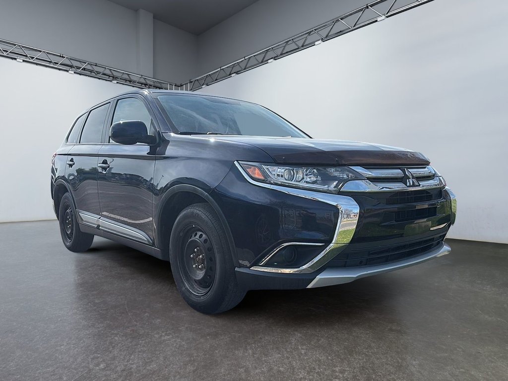 2016 Mitsubishi Outlander in Saint-Eustache, Quebec - 2 - w1024h768px