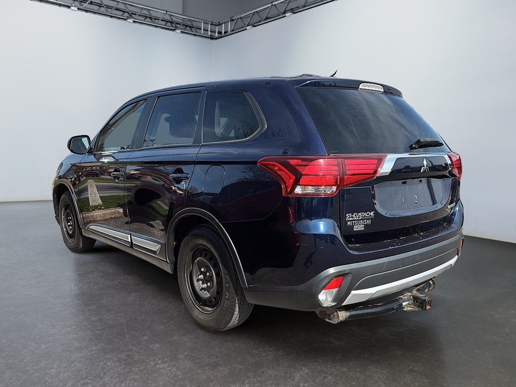 2016 Mitsubishi Outlander in Saint-Eustache, Quebec - 4 - w1024h768px