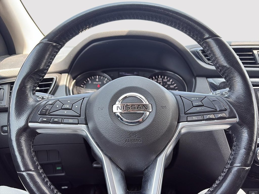 2017 Nissan Qashqai in Saint-Eustache, Quebec - 11 - w1024h768px