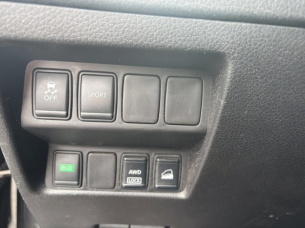 Nissan Rogue  2016 à Saint-Eustache, Québec - 6 - w1024h768px