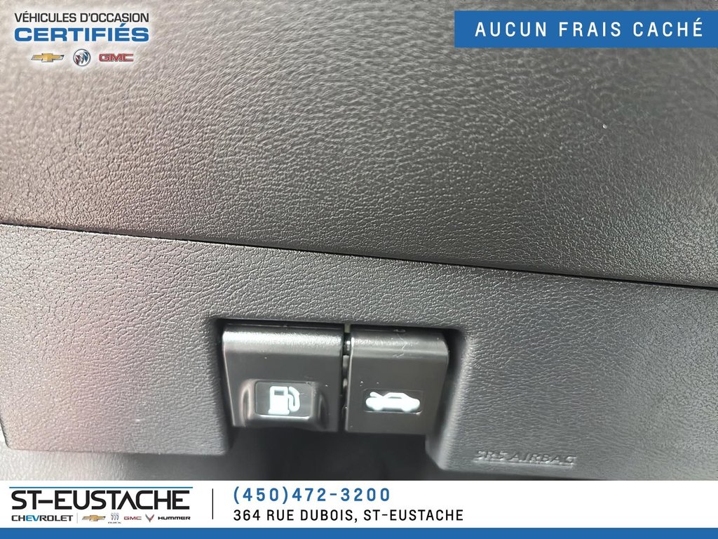 Nissan Versa  2021 à Saint-Eustache, Québec - 9 - w1024h768px