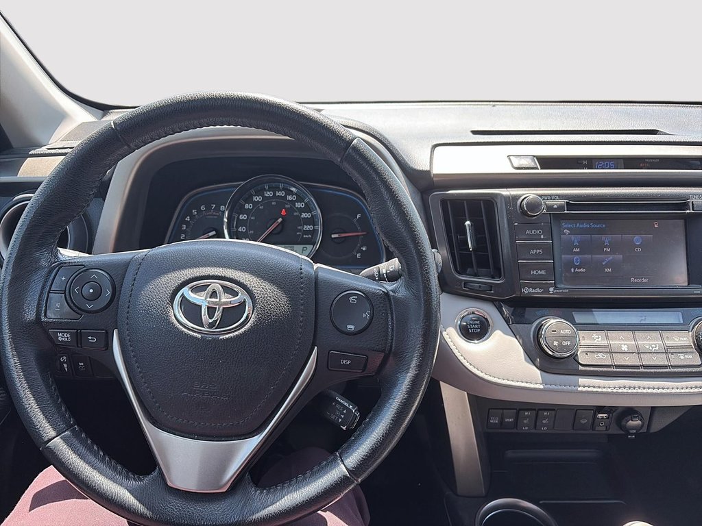 Toyota RAV4  2015 à Saint-Eustache, Québec - 9 - w1024h768px