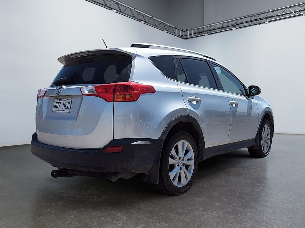 Toyota RAV4  2015 à Saint-Eustache, Québec - 5 - w1024h768px
