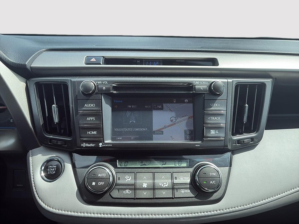 2015 Toyota RAV4 in Saint-Eustache, Quebec - 15 - w1024h768px
