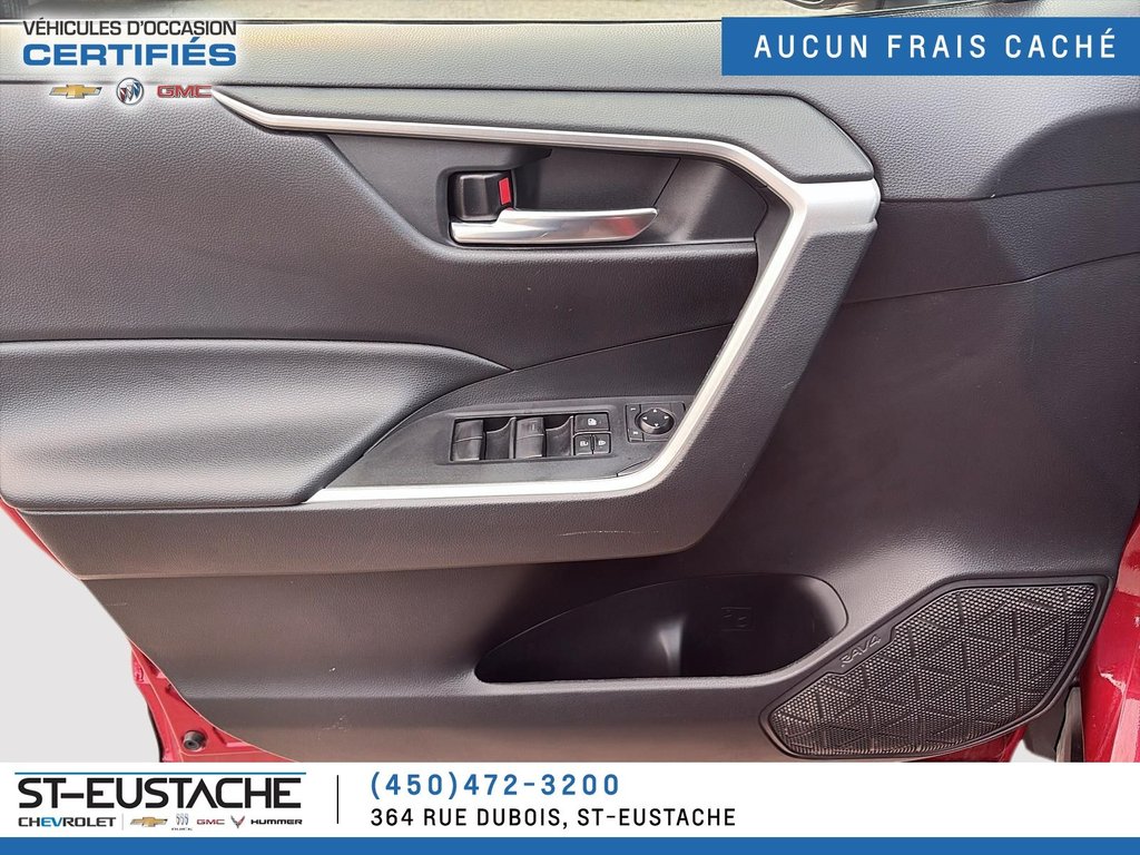 Toyota RAV4  2021 à Saint-Eustache, Québec - 10 - w1024h768px