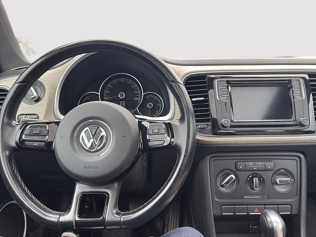 2018 Volkswagen Beetle in Saint-Eustache, Quebec - 16 - w1024h768px