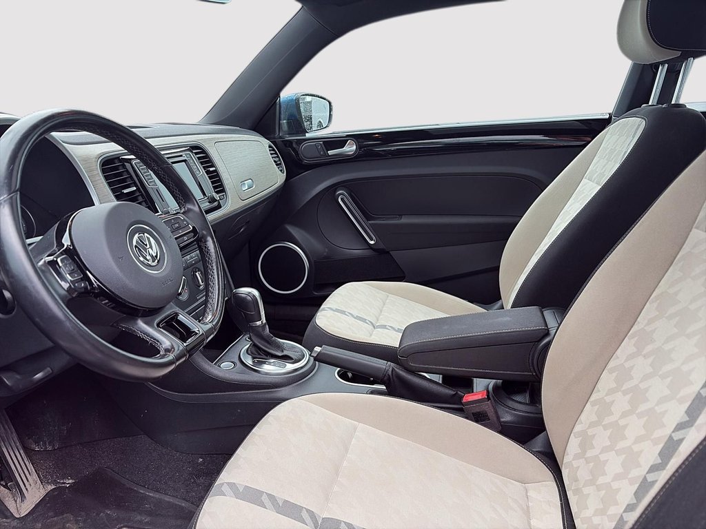 2018 Volkswagen Beetle in Saint-Eustache, Quebec - 8 - w1024h768px