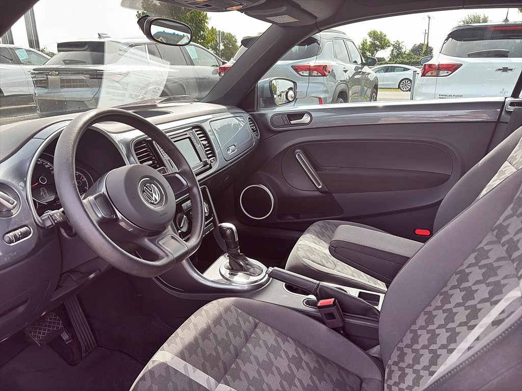 2018 Volkswagen Beetle in Saint-Eustache, Quebec - 19 - w1024h768px