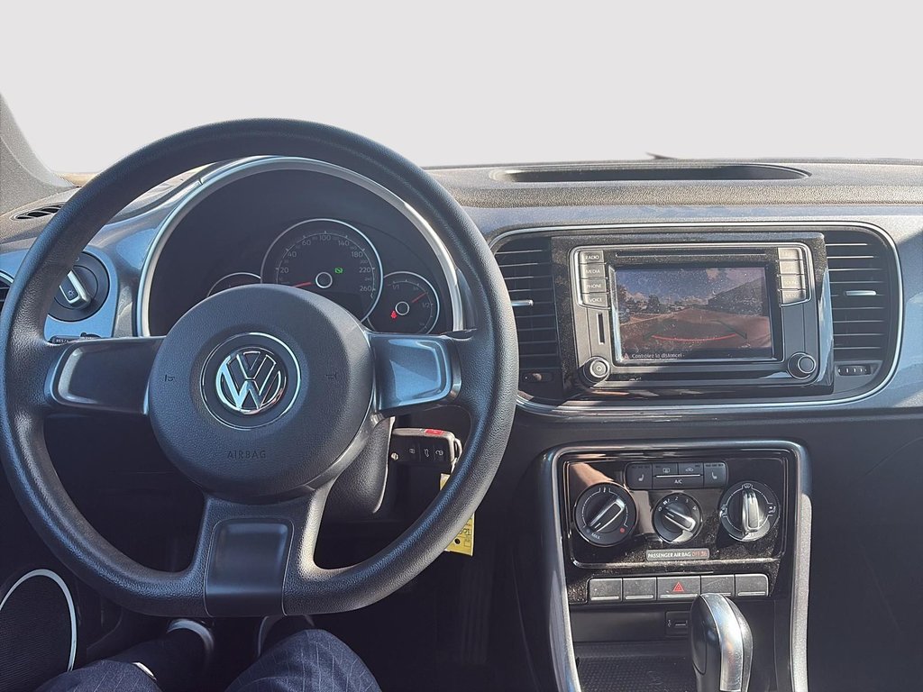 2018 Volkswagen Beetle in Saint-Eustache, Quebec - 14 - w1024h768px
