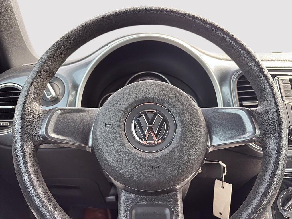 2018 Volkswagen Beetle in Saint-Eustache, Quebec - 12 - w1024h768px