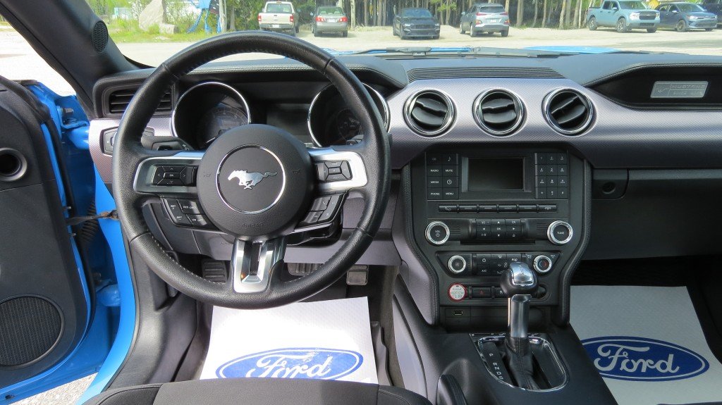 Ford MUSTANG 2.3L EcoBoost 2017 à Les Escoumins, Québec - 7 - w1024h768px