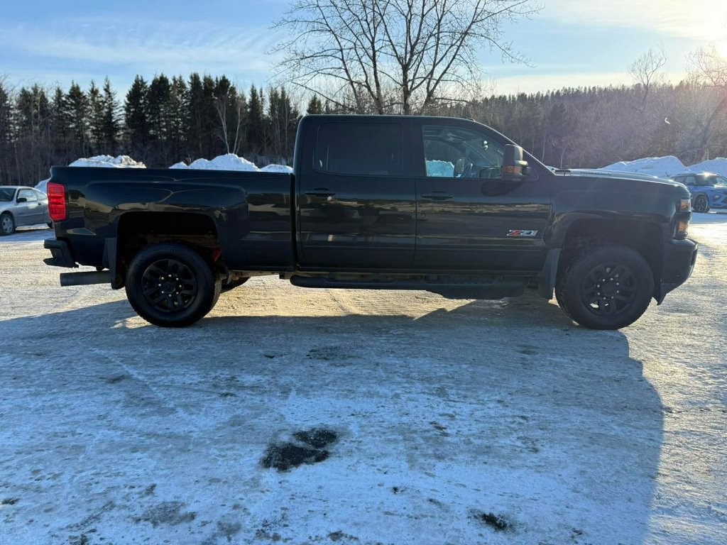 2017 Chevrolet Silverado 2500HD LTZ in Amqui, Quebec - 2 - w1024h768px
