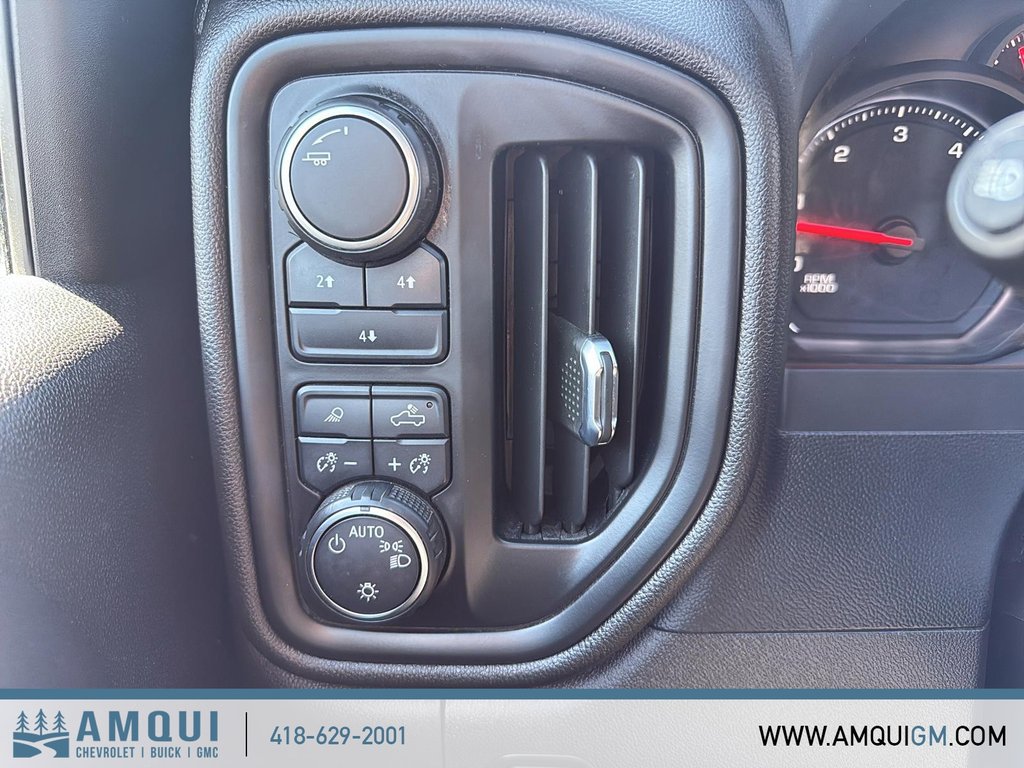 2024 Chevrolet Silverado 2500HD Custom in Amqui, Quebec - 14 - w1024h768px