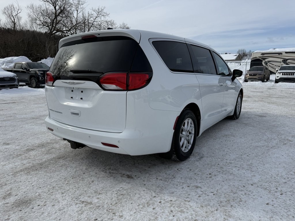 2022 Chrysler Grand Caravan SXT in Amqui, Quebec - 5 - w1024h768px