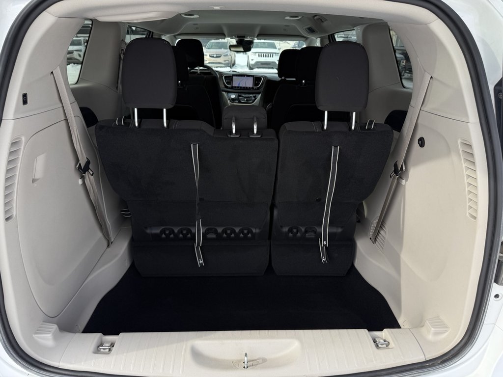 2022 Chrysler Grand Caravan SXT in Amqui, Quebec - 16 - w1024h768px