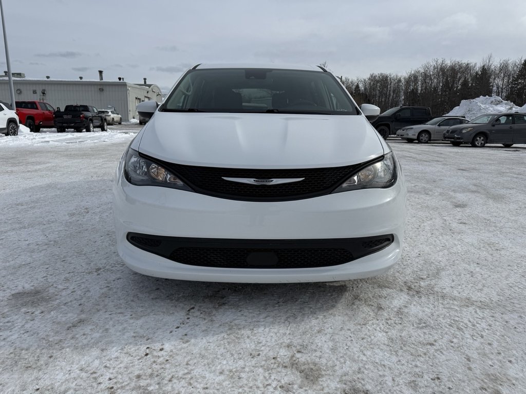 2022 Chrysler Grand Caravan SXT in Amqui, Quebec - 8 - w1024h768px