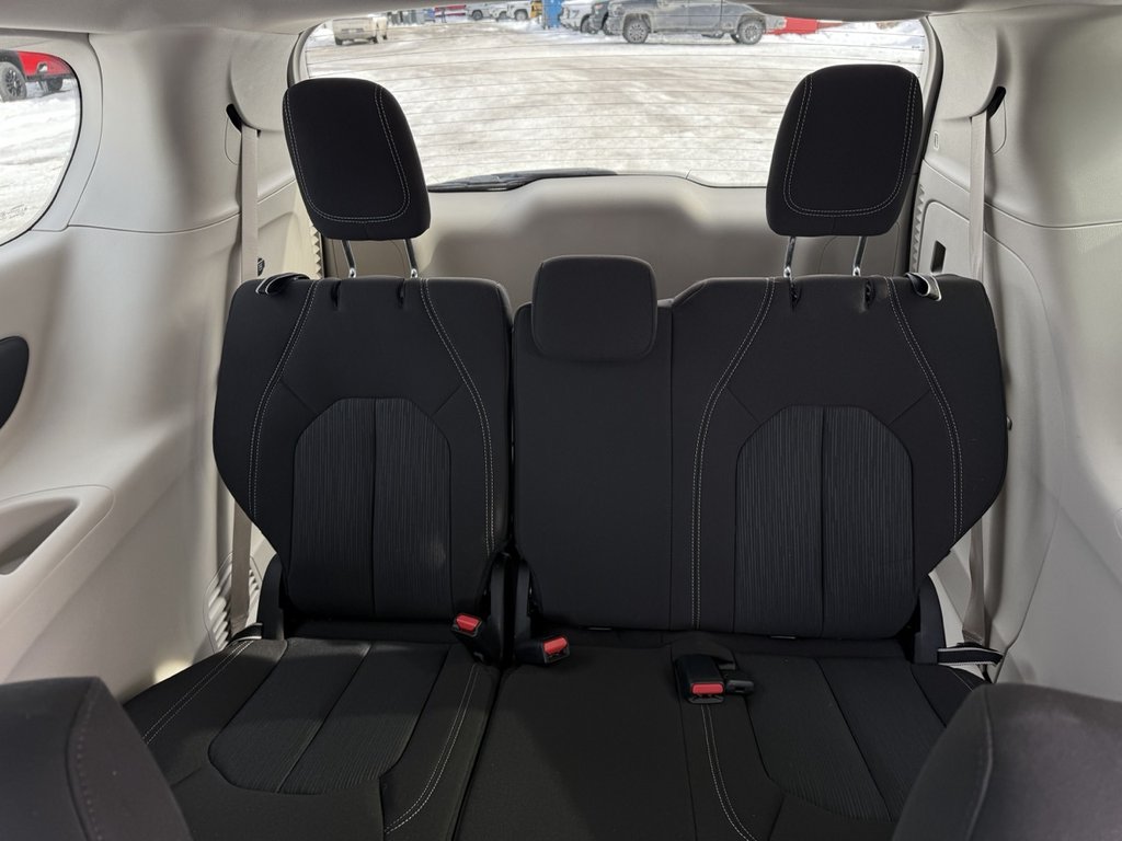 2022 Chrysler Grand Caravan SXT in Amqui, Quebec - 15 - w1024h768px