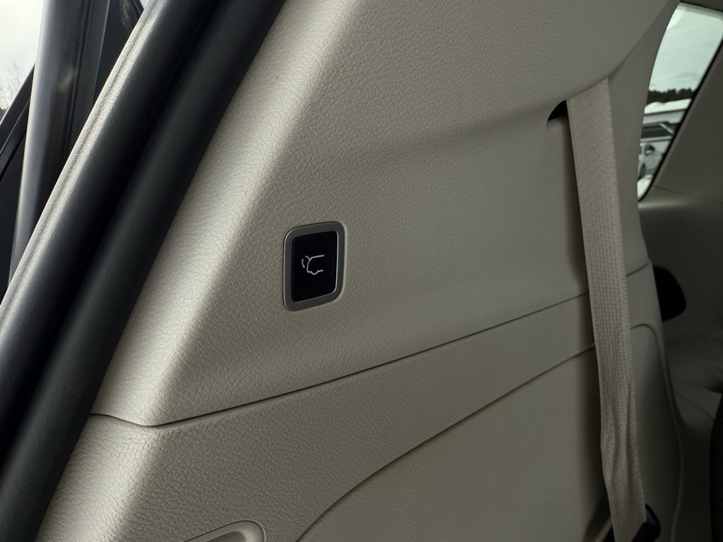 2022 Chrysler Grand Caravan SXT in Amqui, Quebec - 17 - w1024h768px