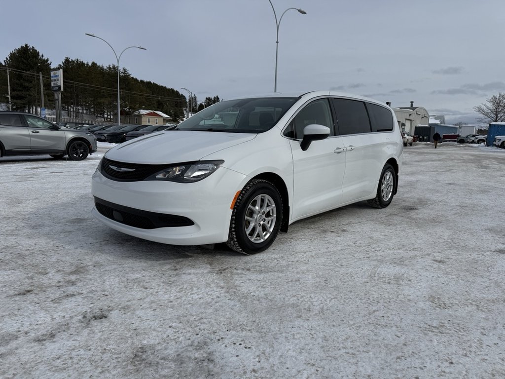 2022 Chrysler Grand Caravan SXT in Amqui, Quebec - 2 - w1024h768px