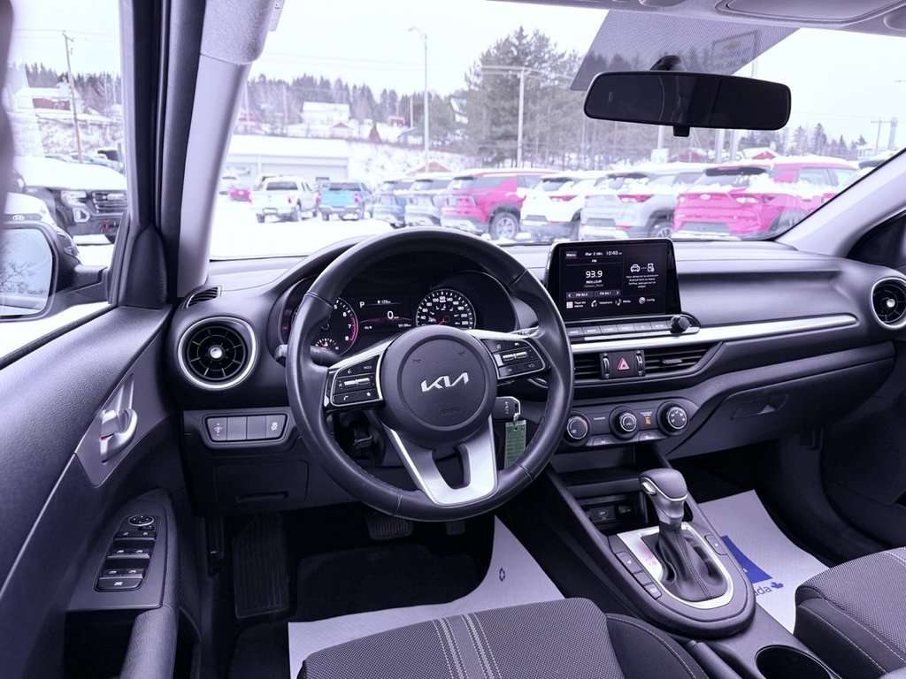 Kia Forte LX 2023 à Amqui, Québec - 14 - w1024h768px