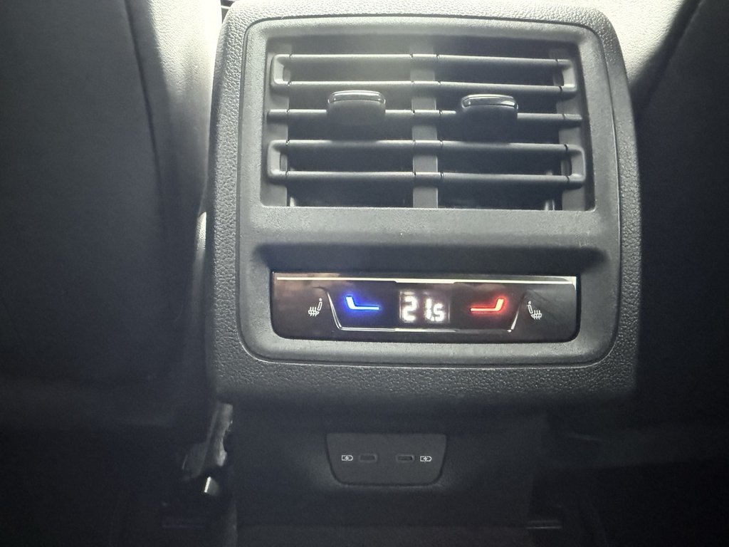 Volkswagen Golf R  2024 à Amqui, Québec - 16 - w1024h768px