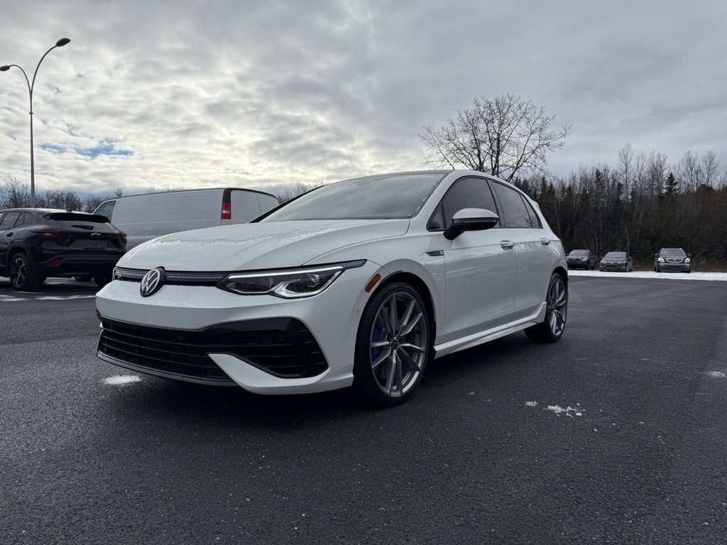 Volkswagen Golf R  2024 à Amqui, Québec - 2 - w1024h768px