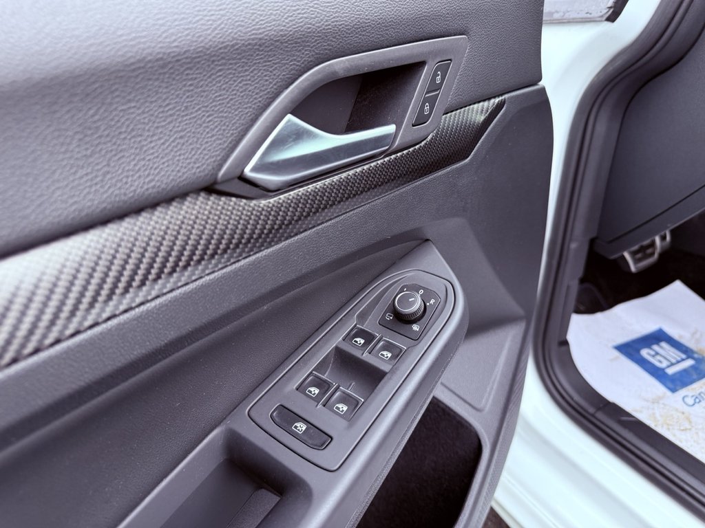 Volkswagen Golf R  2024 à Amqui, Québec - 7 - w1024h768px