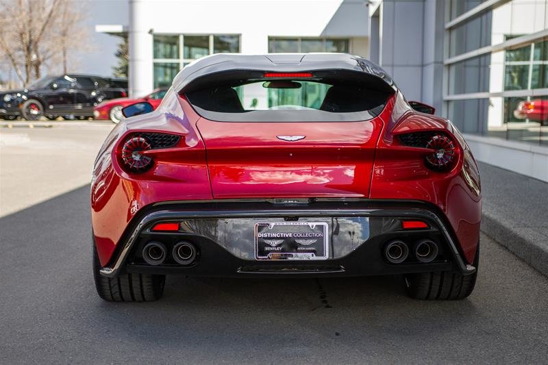 Distinctive Collection Bentley Aston Martin 2019 Aston