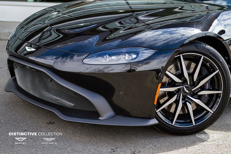 Distinctive Collection Bentley Aston Martin 2019 Aston