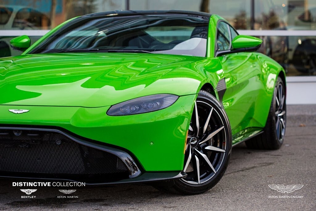 Distinctive Collection Bentley Aston Martin 2019 Aston