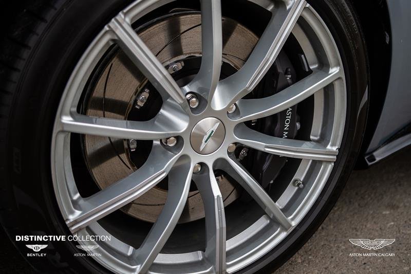 Distinctive Collection Bentley Aston Martin 2019 Aston