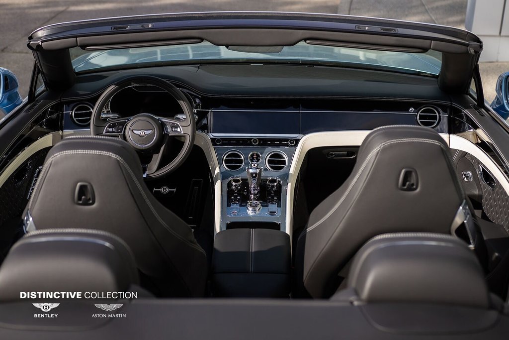 Distinctive Collection Bentley Aston Martin 2020