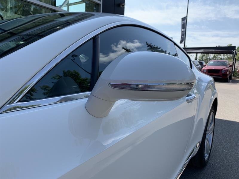 Distinctive Collection Bentley Aston Martin 2013