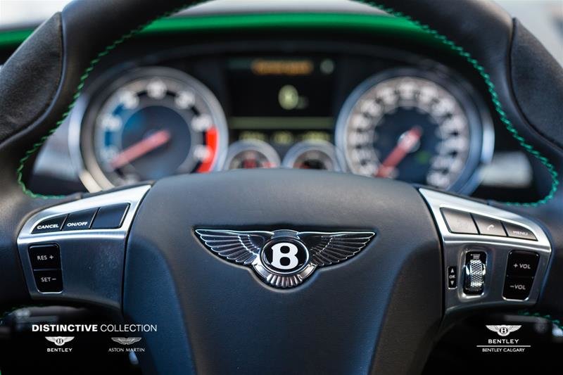 Distinctive Collection Bentley Aston Martin 2015