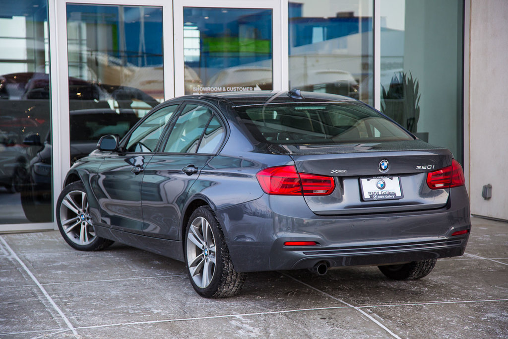 BMW Gallery 2016 BMW 320i XDrive Sedan P5304