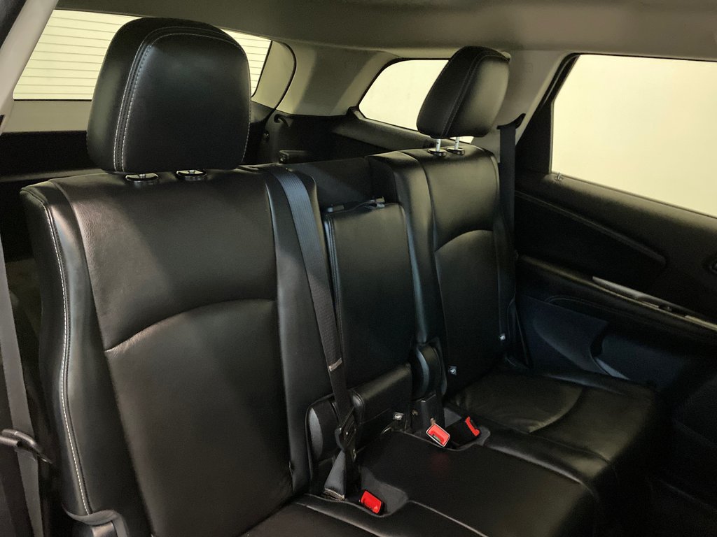 Triple Seven Chrysler | 2012 Dodge Journey R/T AWD Keyless entry