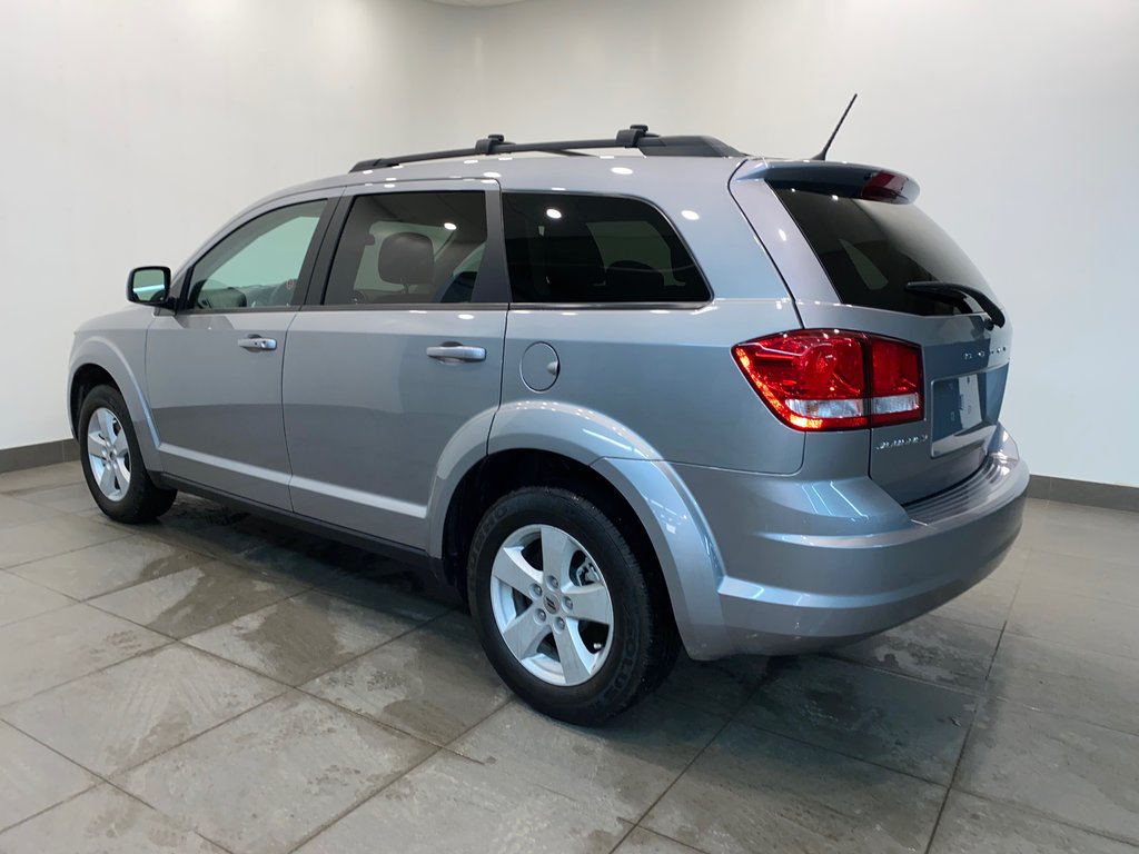 2018 dodge journey se tire size