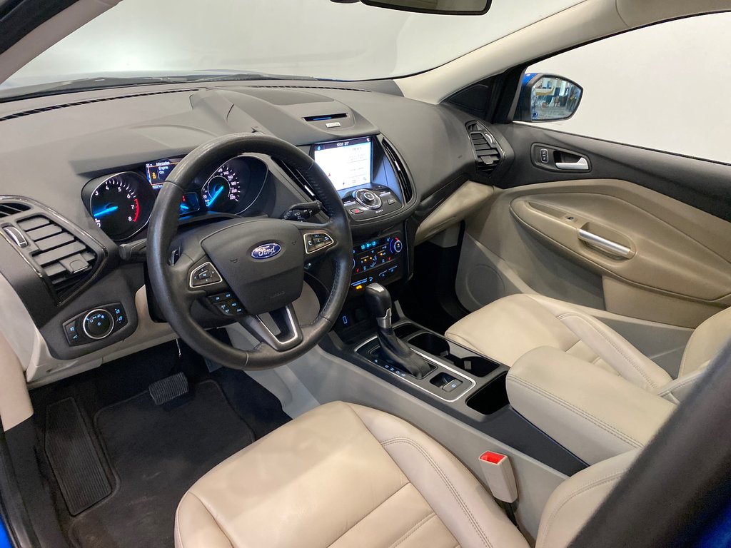 Regina Honda 2017 Ford Escape Titanium Leather Interior