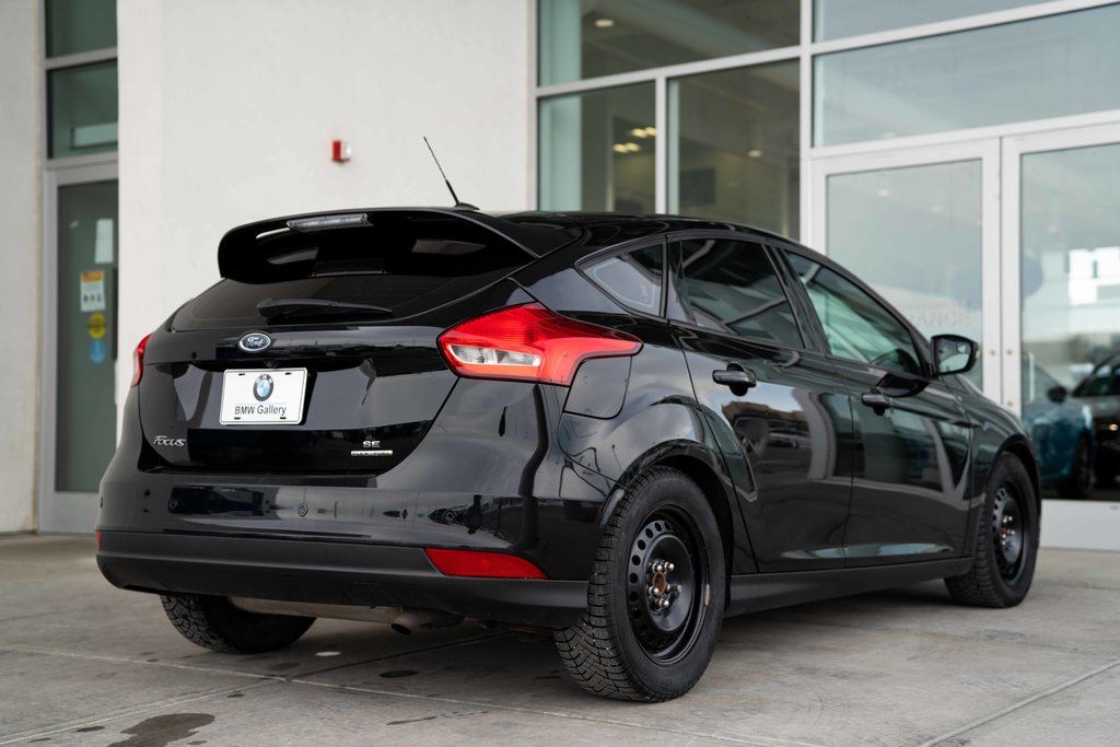 BMW Gallery 2016 Ford Focus Hatchback SE G19225B