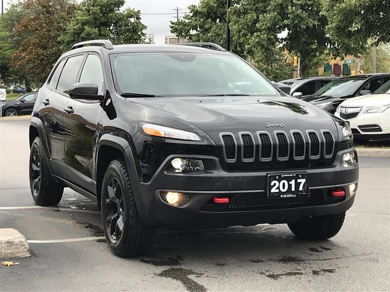 Markham Acura | 2017 Jeep Cherokee 4x4 Trailhawk | #P4453